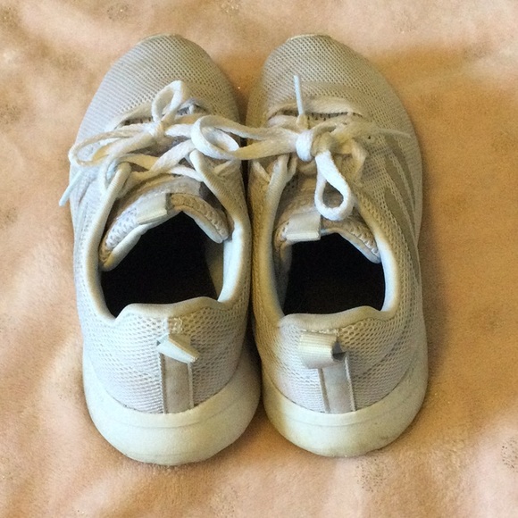 Adidas size 13 white cheerleading shoes - Picture 4 of 6